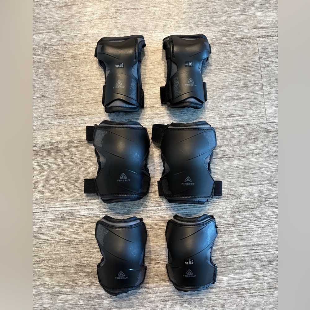 Black Pads Elbows/knees/wrist